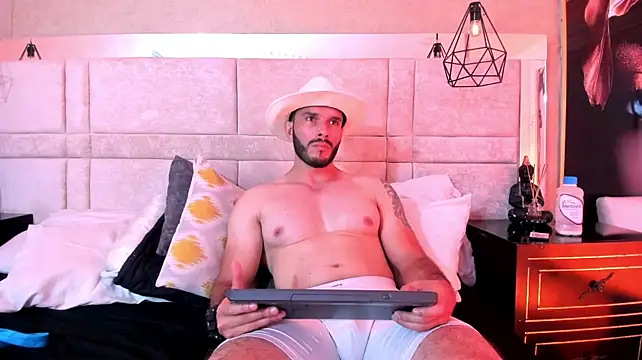 TheeRock_1's Live XXX Chat
