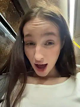 Chatroom XXX en direct de -missbehaving-