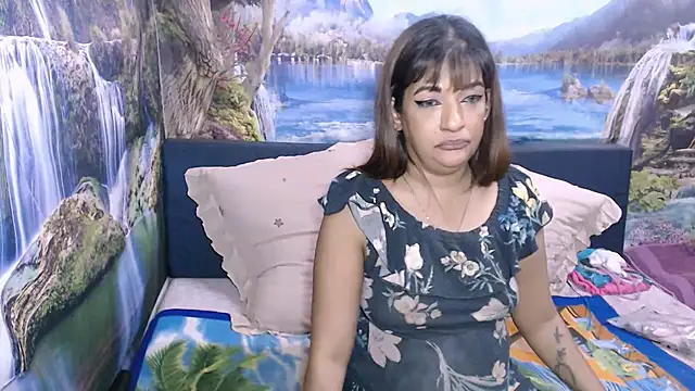 XXX chat uživo modela indianaqua