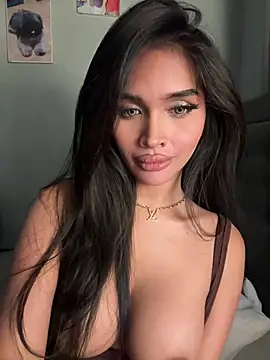 PrettyYoungHugeCockTS' Live XXX Chat