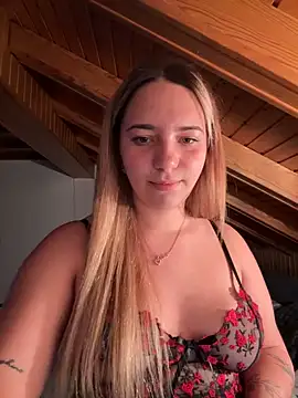 Naomi-Klein's Live XXX Chat