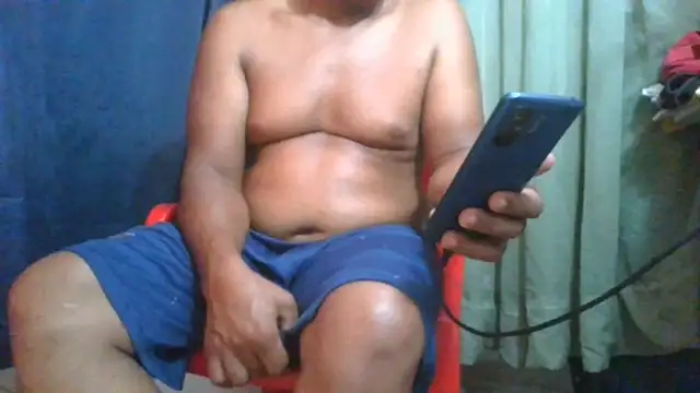bigblackcock75's Live XXX Chat