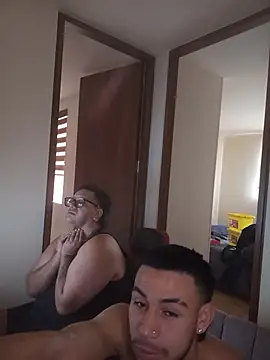 Taylor_DiamondBoy's Live XXX Chat
