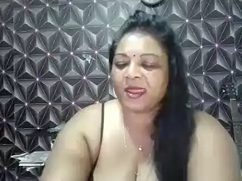IndianDelia's Live XXX Chat