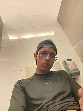 Andres_boy252のライブXXXチャット