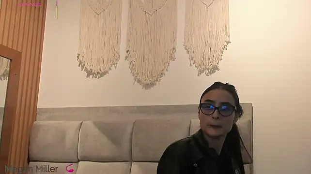 Megan_Mill Adlı Modelin Canlı XXX Sohbeti