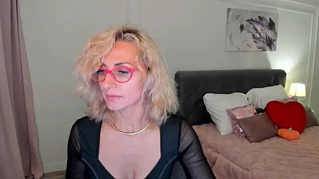 MuseOfStage's Live XXX Chat