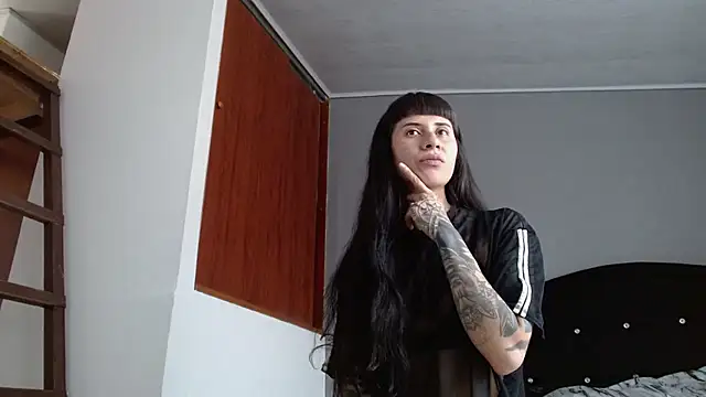 Emilia_1995 – Live XXX-chat