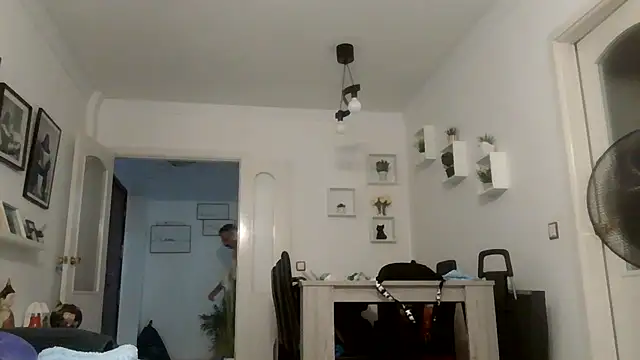 XXX chat uživo modela yanick931