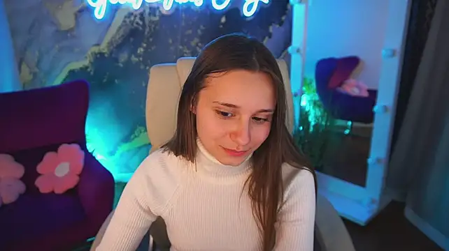 צ'אט XXX בשידור חי של TinyNatalie