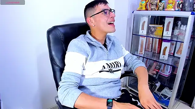 Alexx_bigcockk Chat XXX in diretta