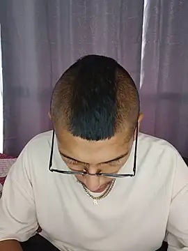 Hard_brown03 Chat XXX in diretta