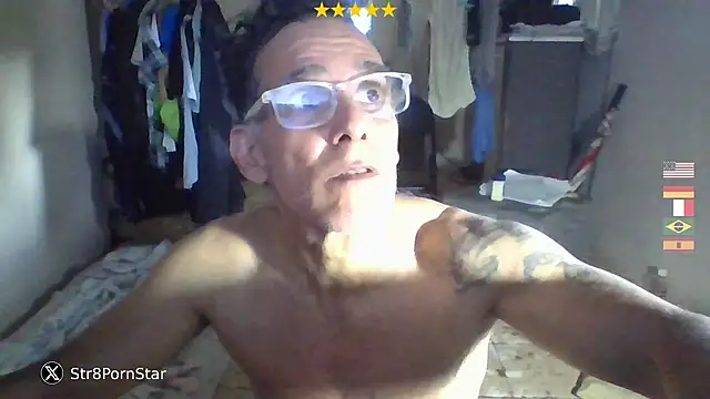 CaptainFox Chat XXX in diretta