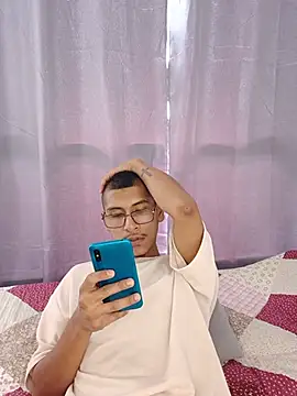 Chatroom XXX en direct de Hard_brown03