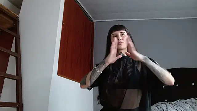 Emilia_1995's Live XXX Chat