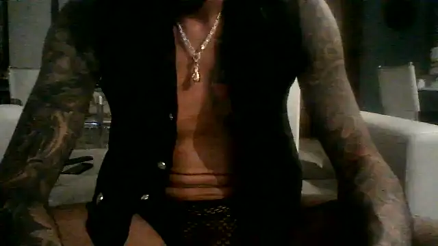 Chat +18 de torinesebadboy ao vivo