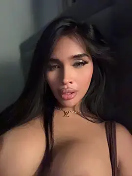 دردشة PrettyYoungHugeCockTS الجنسية المباشرة