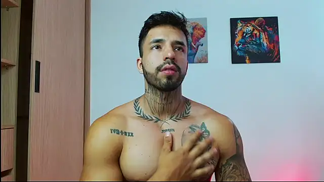 Chatroom XXX en direct de Jacobb_Phoenix