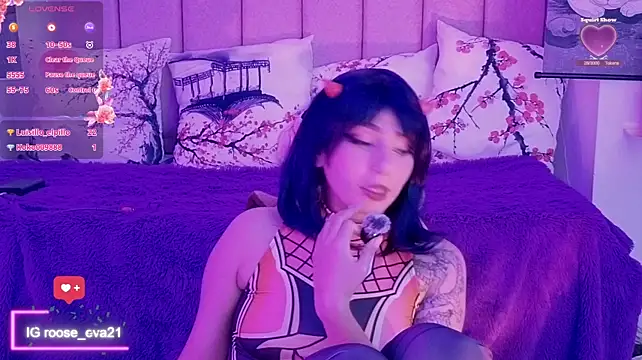 Roose_eva's Live XXX Chat