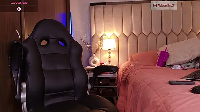 AleJaramillo_ Chat XXX in diretta