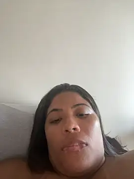 ZahraAmira_ Adlı Modelin Canlı XXX Sohbeti