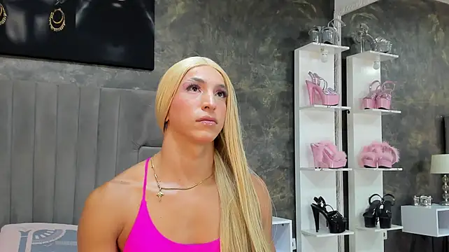 הופעת וובקאם של isa_lancaster