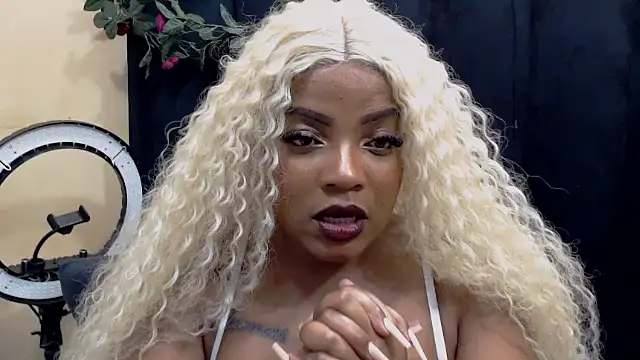 SweetestBootyXxX: онлайн-секс-чат