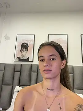 دردشة JuliaColemann الجنسية المباشرة