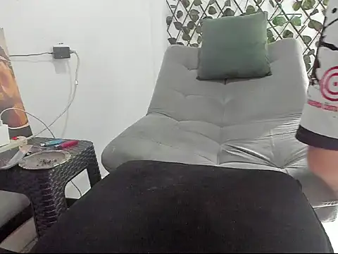 XXX chat uživo modela Latins_Boss