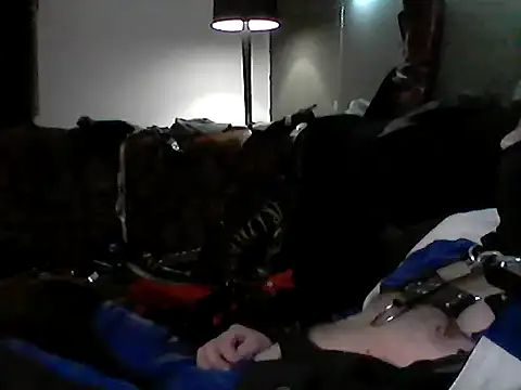 Chat +18 de GabbondKinky ao vivo