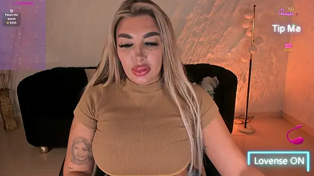 SophiePalmer XXX чат на живо