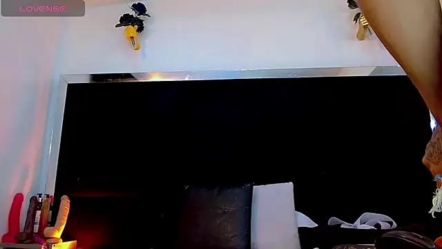 צ'אט XXX בשידור חי של princessrainbowx