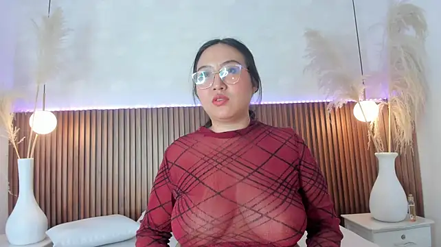 caroline_clark_'s Live Chat Room