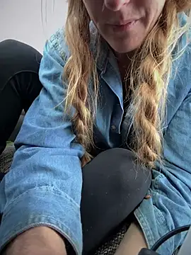 دردشة GoldenFlameGoddess الجنسية المباشرة