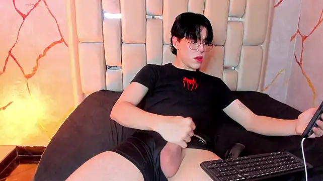 TomParker_ live XXX chat