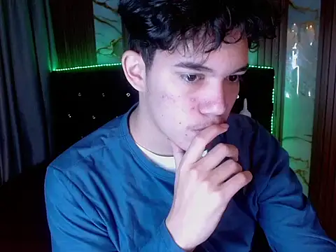 haku_nayro Chat XXX in diretta