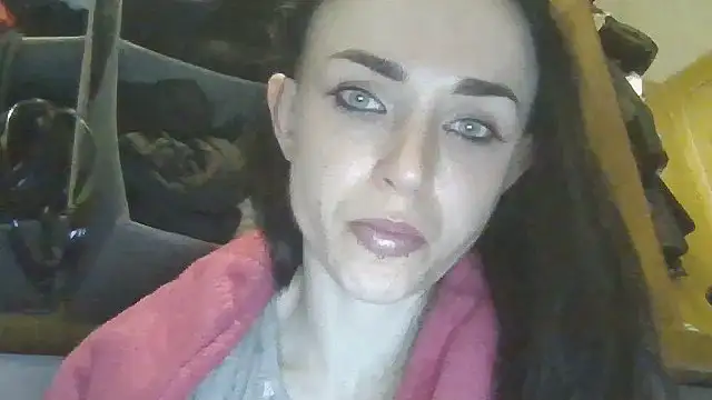 Trinsy_Love Adlı Modelin Canlı XXX Sohbeti