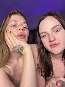 Chat +18 de LeilaFloraX ao vivo