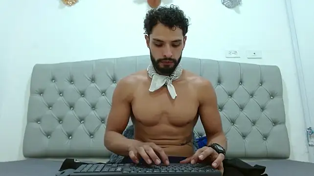 Ethan_Wolf75's Live XXX Chat