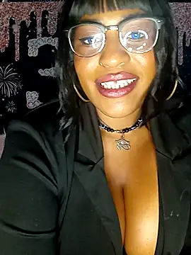 AmazonianMistress 라이브 XXX 채팅