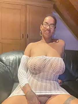YoungKyraKush's Live XXX Chat