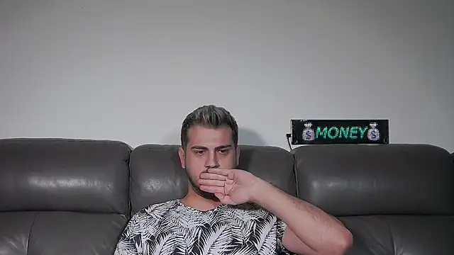 Chat +18 de CrazyDom1 ao vivo