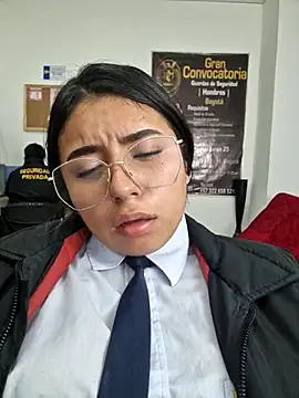 Angela__05 élő XXX-chatje