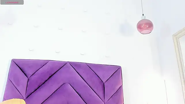 XXX chat uživo modela IvyJoness