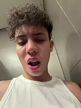 yoursexyjose's Live XXX Chat