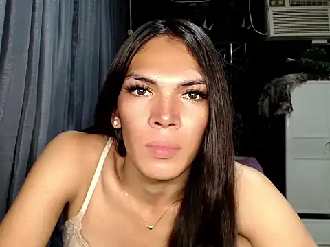 GORGEOUS_CARMEE élő XXX-chatje