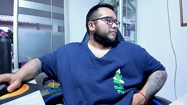 VINCEDMAGLIOO's Live XXX Chat