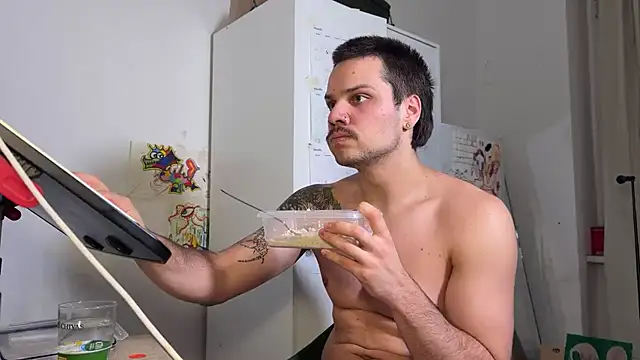 צ'אט XXX בשיד ור חי של dragonmodel