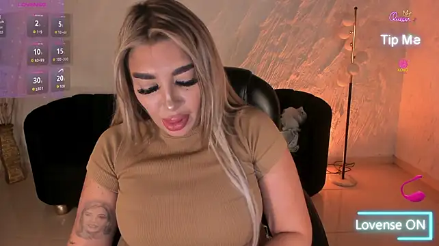 SophiePalmer XXX чат на живо