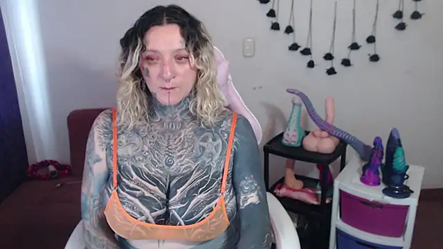 SLOPPYTITSS' Live XXX Chat